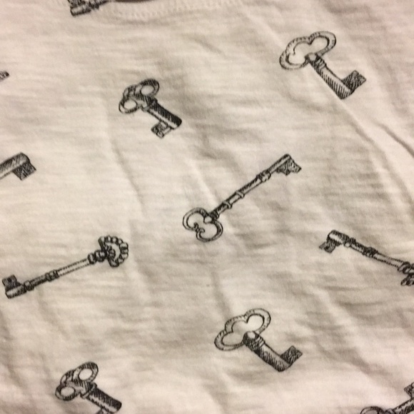 Forever 21 Cropped Tee - Picture 4 of 5